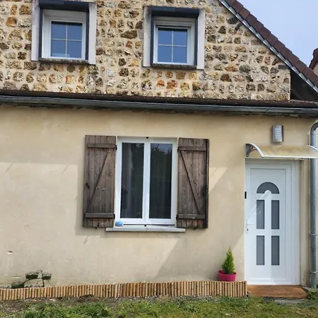 Joli Studio En Centre Ville Faremoutiers Exterior foto